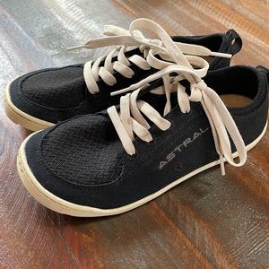 Kids size 4 Astral Loyak water shoes